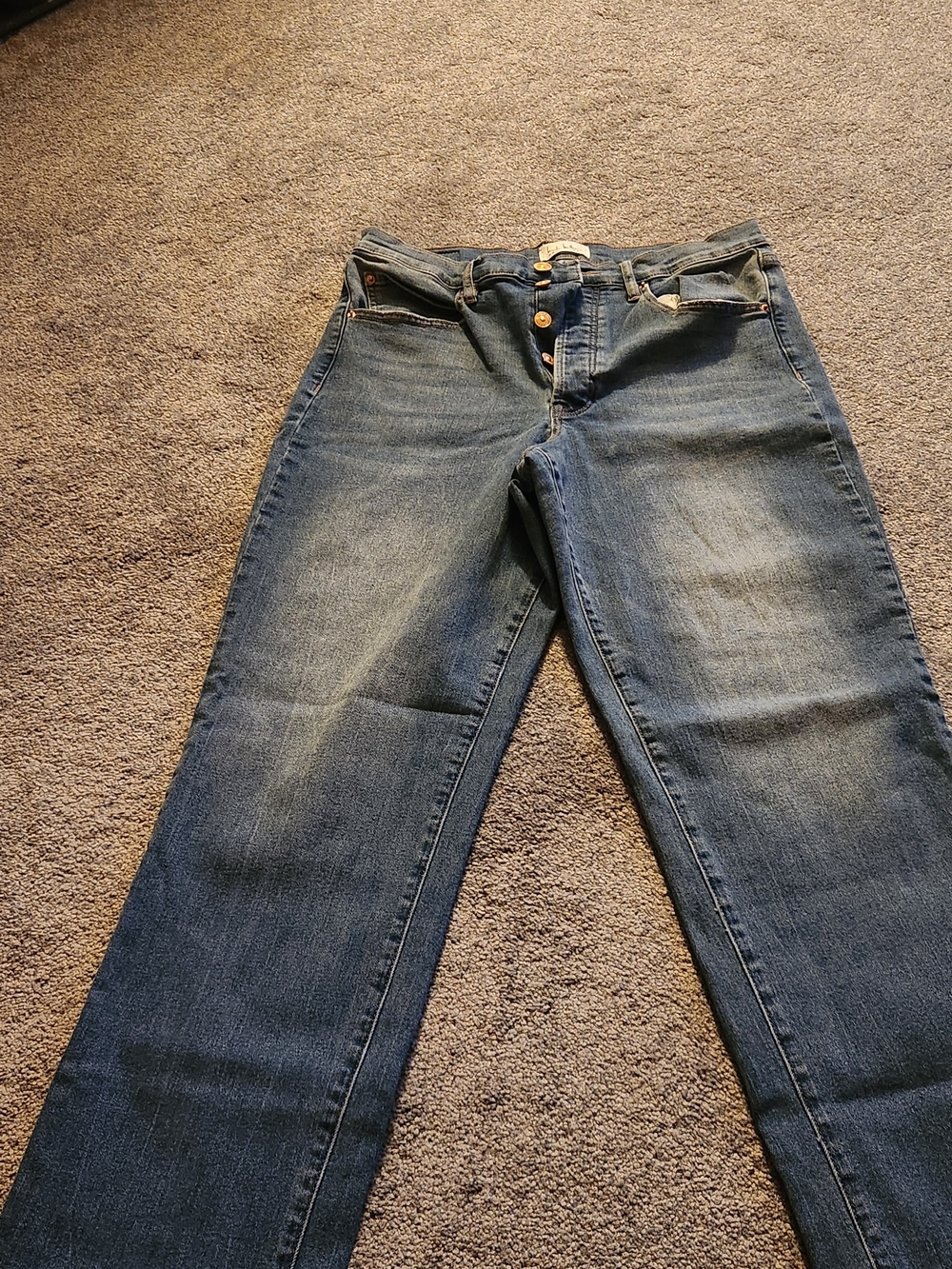 Womens Straight-Leg Jeans in Washed Blue